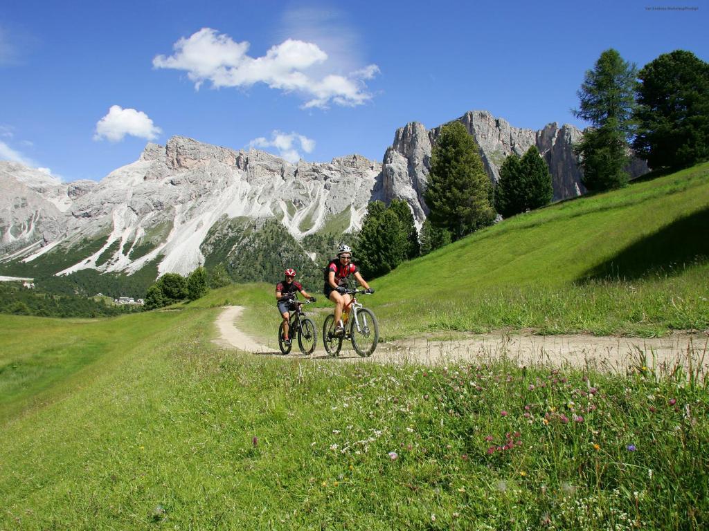 Vitalpina Hotel Dosses Santa Cristina Val Gardena Exterior foto